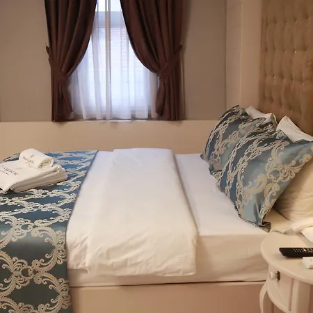 Ξενοδοχείο Pelican House 3*