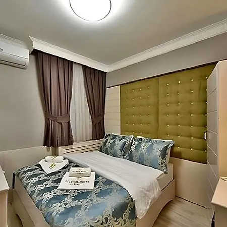 Pelican House 3*