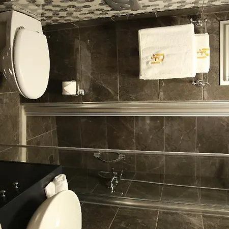 Pelican House 3*