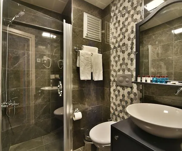 Pelican House 酒店 3*