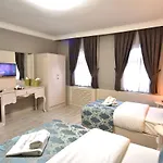 Pelican House מלון