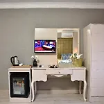 מלון Pelican House 3*