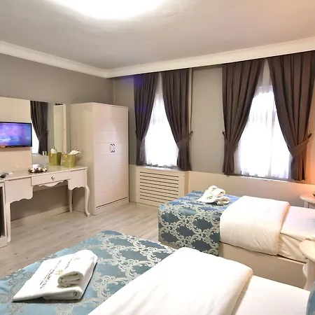 Pelican House Hotel